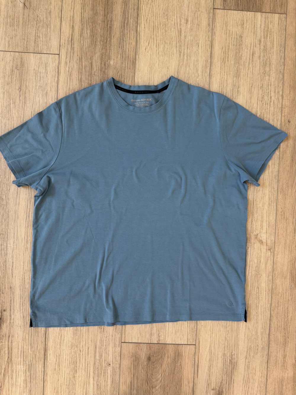Banana Republic Men’s Crew Neck Tees - Black, Olive, Light Blue, Light Gray - Picture 7 of 7